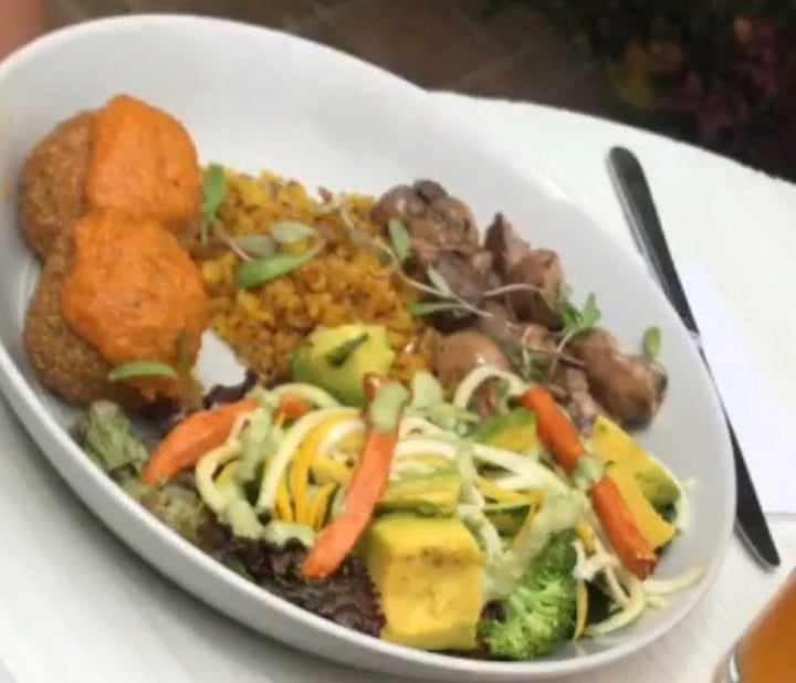 photo of Restaurante Vegano Cardamomo Bowl shared by @silvanatellez29 on  17 May 2020 - review