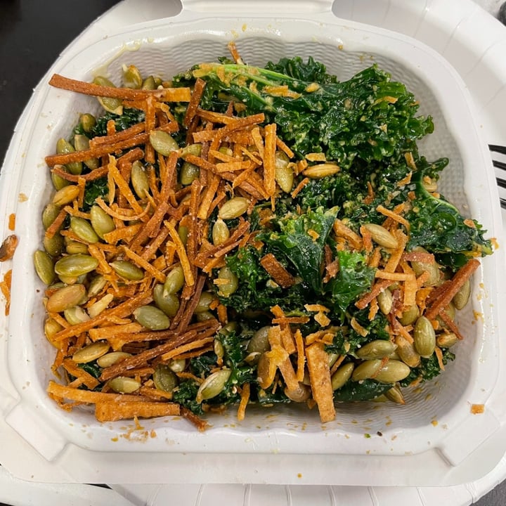 photo of Marty's V Burger Restaurant Kale salad shared by @veganfoodcrazy on  17 Apr 2022 - review