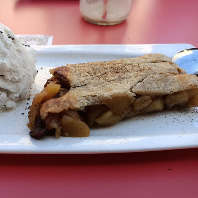 菜肴“Pastel De Manzana”的照片
