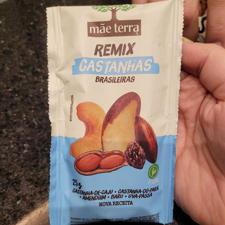 photo of Mãe Terra Remix Castanhas Brasileiras shared by @fergrein on  12 May 2022 - review