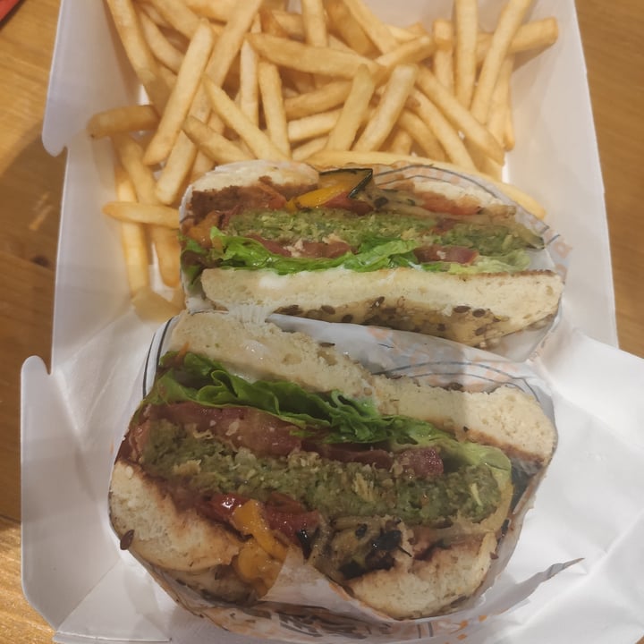 photo of Bagel Store Super Veggy shared by @meba411 on  02 Jun 2022 - review