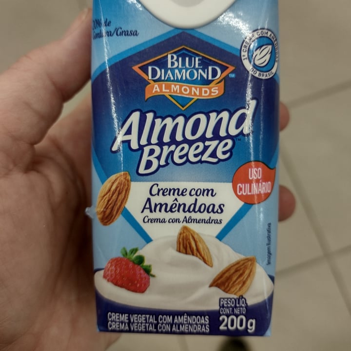 photo of Blue Diamond Creme De Amêndoas shared by @liviafrigerineves on  01 May 2022 - review