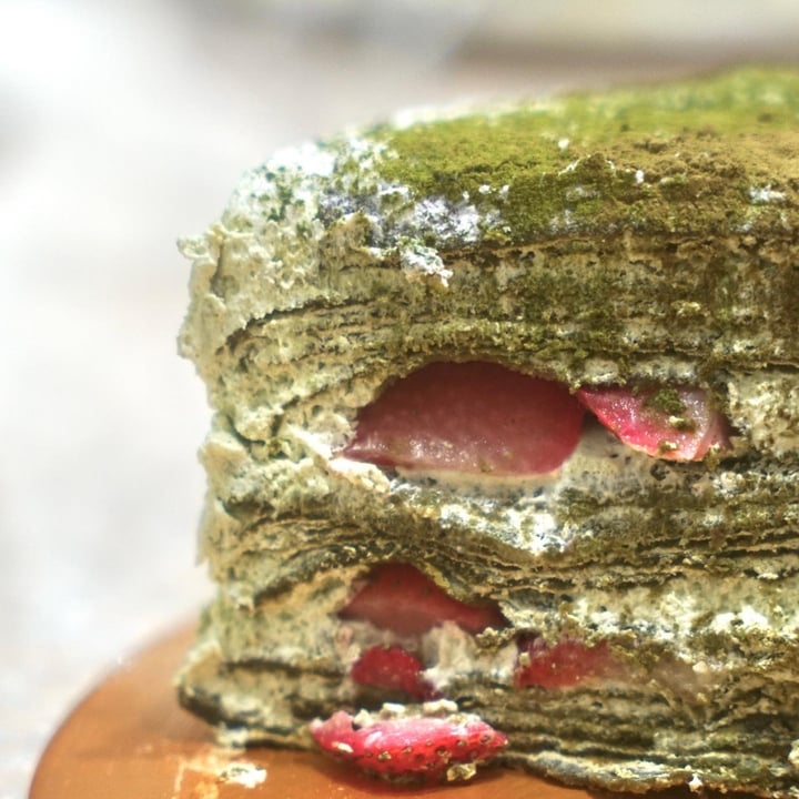 photo of Twobakeboys Vegan Japanese Strawberry Matcha Crepe Cake 6” shared by @simhazel on  29 Jul 2022 - review