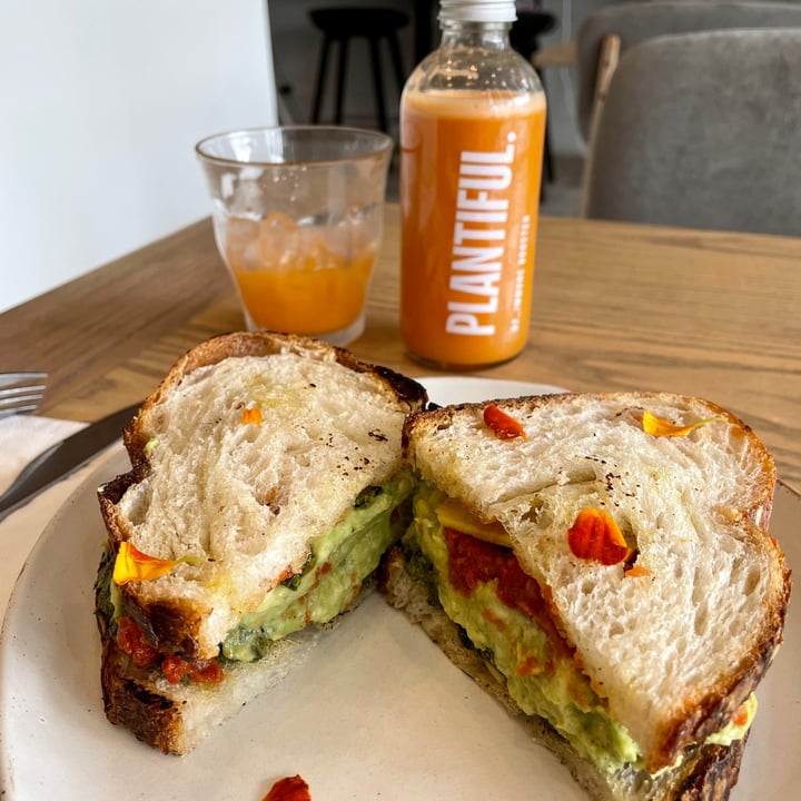 review photo of PLANTIFUL Pesto Grilled Cheese Sandwich shared by @bkkswe on 02 Oct 2021 - review