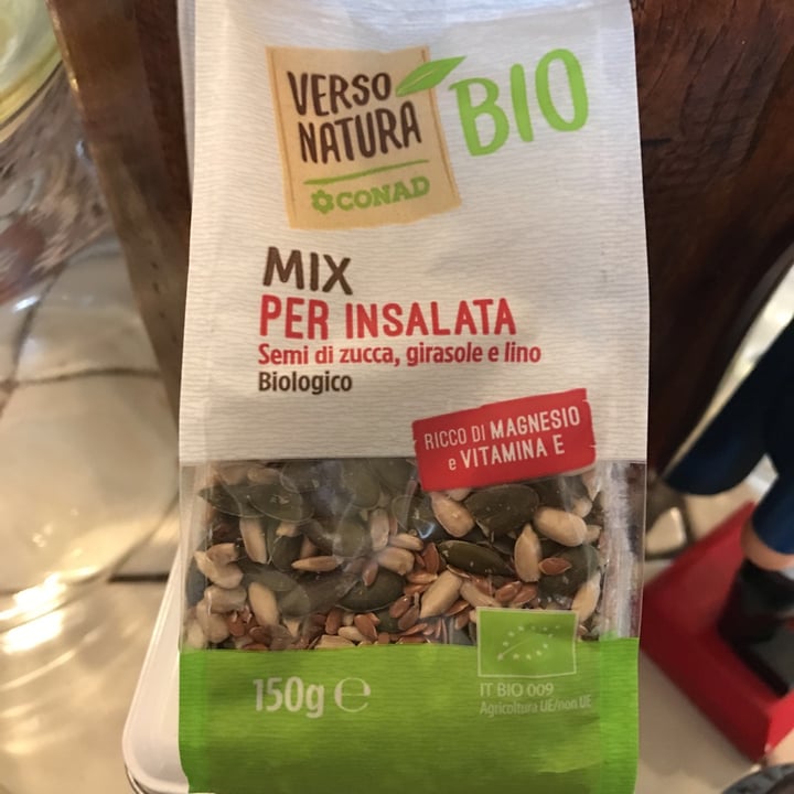photo of Verso Natura Conad Veg Mix per insalata semi di zucca girasole e lino shared by @nabel on  27 Apr 2021 - review