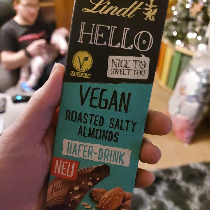 photo of Lindt Hello Vegan Roasted Salty Almonds shared by @skito1987 on  28 Dec 2021 - review