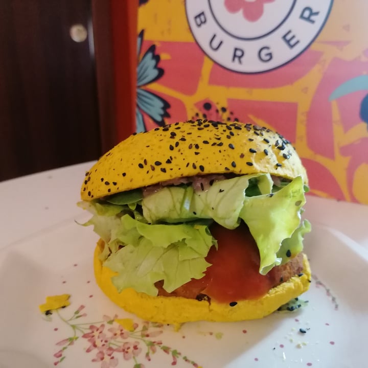 photo of Flower Burger Spicy Cecio shared by @amaggica on  25 May 2022 - review