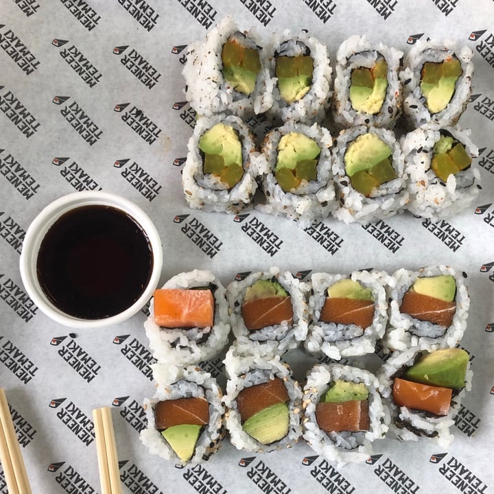 photo of Meneer Temaki Vegan salmon roll and spicy vegan roll shared by @plantfullyhappy on  25 Jul 2021 - review