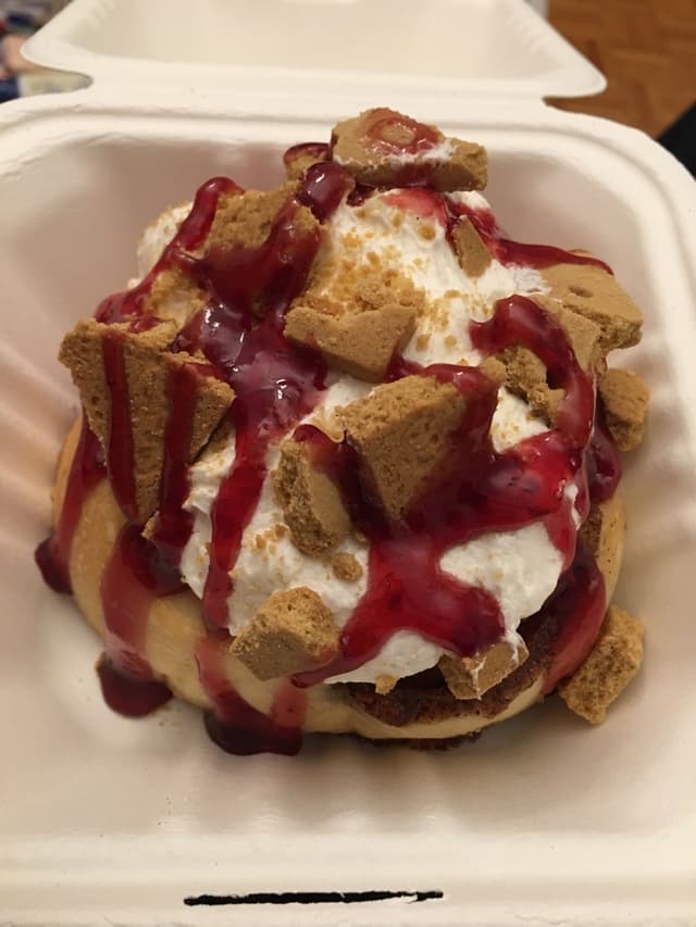 Photo of the dish “Strawberry Cheesecake Cinnamon Bun”