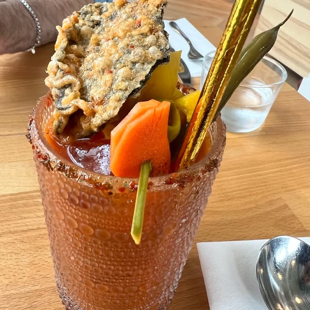 Foto del plato “Bloody Frankie Vegan Caesar”