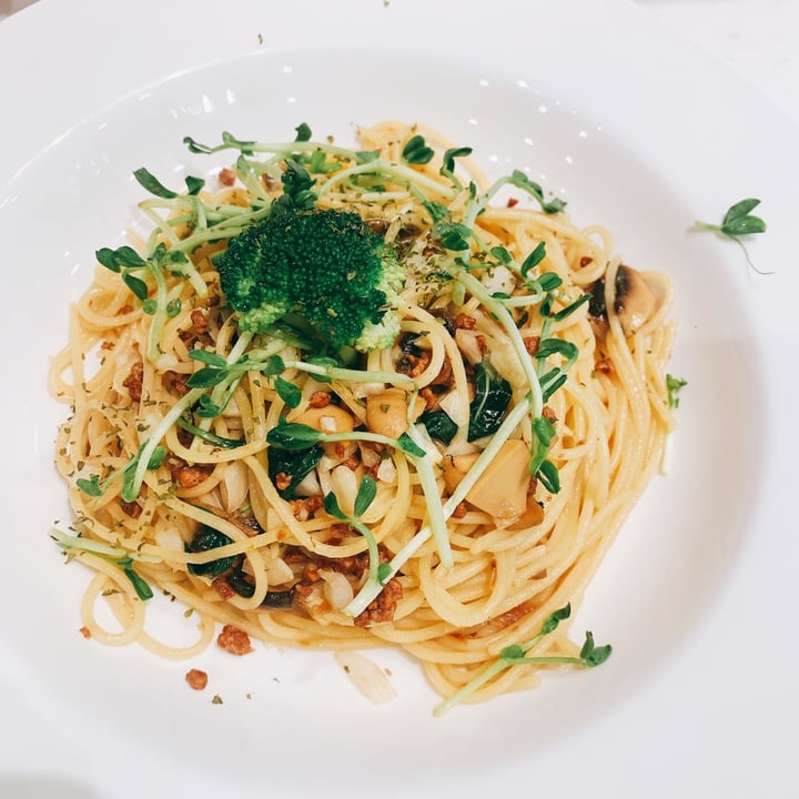 photo of Mother Earth Vegetarian Thai basil and mushroom spaghetti shared by @meixin2603 on  24 Jul 2022 - review