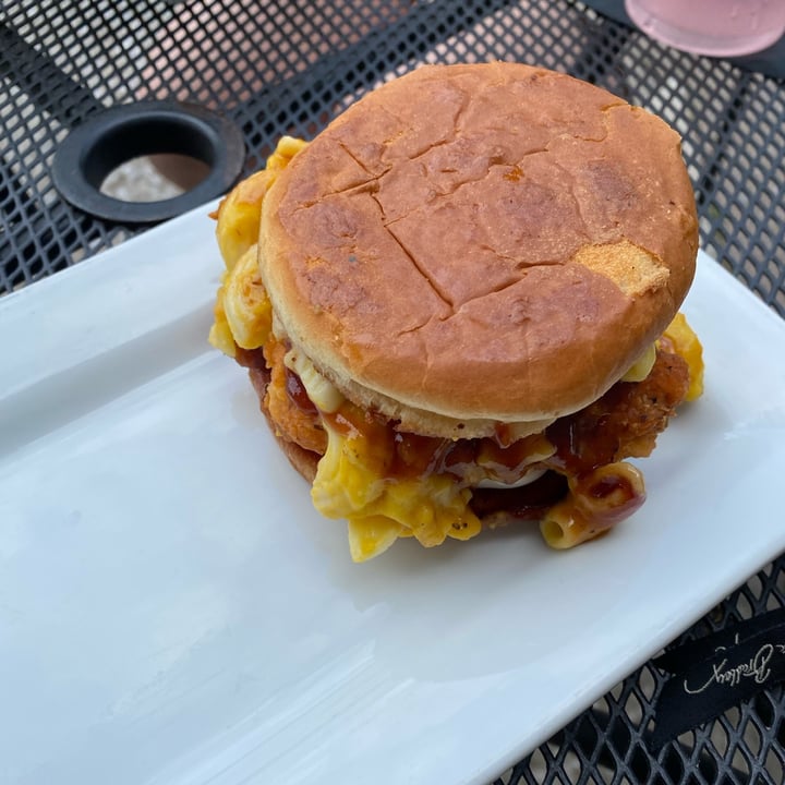 photo of The Vegetable Hunter- Vegan/ Vegetarian Cafe & Boutique Brewery BBQ Mac & Cheese Chickn Sandwich shared by @elisethyrum on  26 Jun 2022 - review