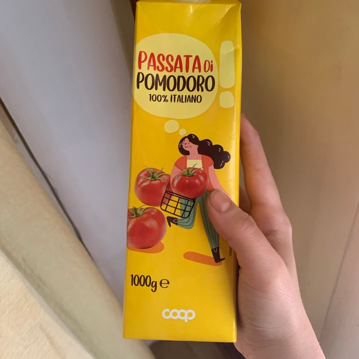photo of Coop Passata di pomodoro in brik shared by @biancafab on  03 Jun 2022 - review