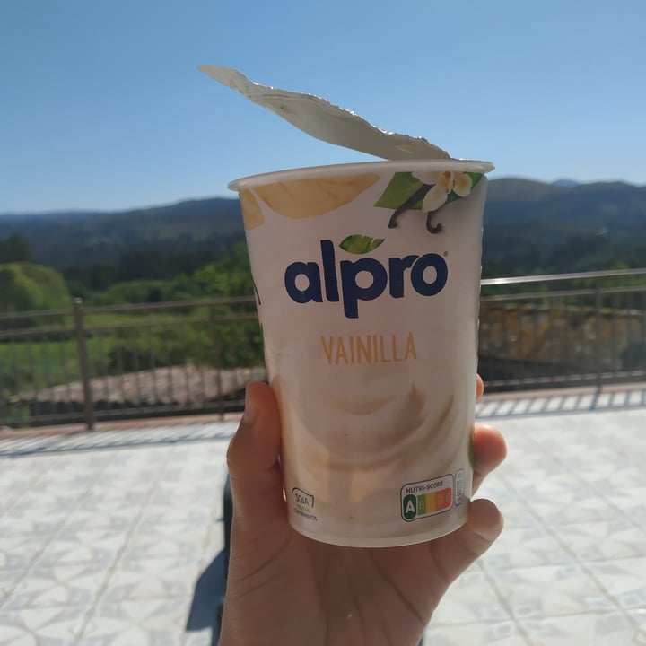 photo of Alpro Yogurt de soja sabor vainilla shared by @irmandadeantispecist on  16 Apr 2021 - review