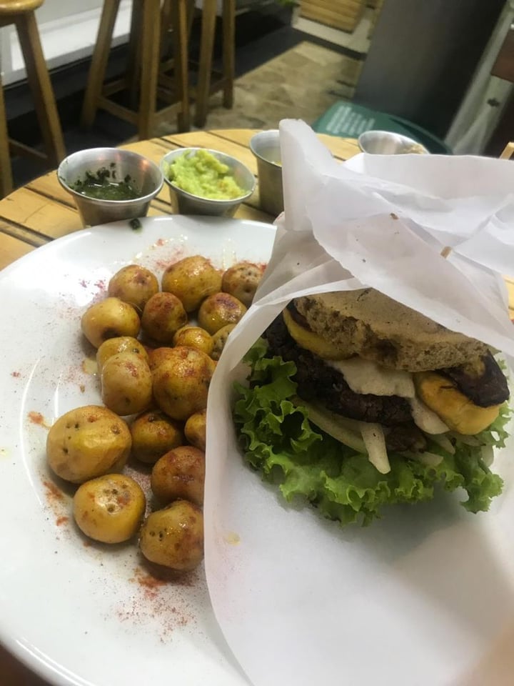 review photo of Vegoto Fast Food Burger 🍔 shared by @juvimo on 16 Sep 2019 - review
