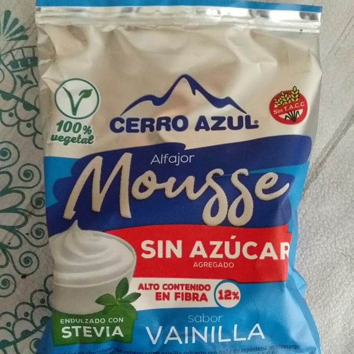 review photo of Cerro Azul Alfajor Mousse de Vainilla shared by @angelwindstar on 12 Feb 2021 - review