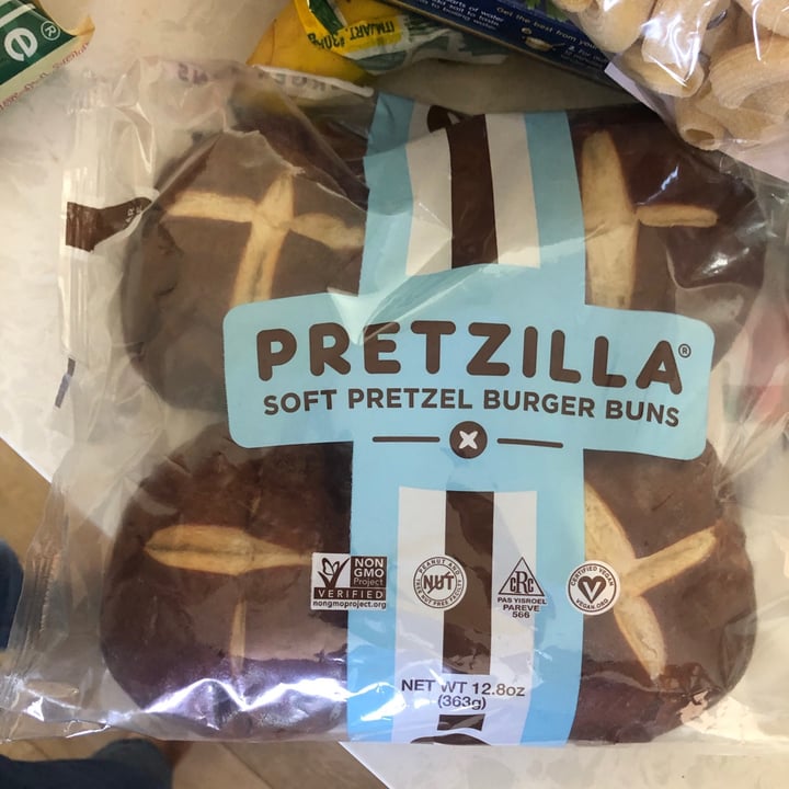 photo of Pretzilla Pretzel Burger Buns shared by @mennny on  04 Jul 2020 - review