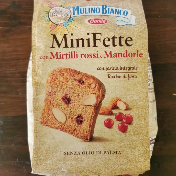 photo of Mulino Bianco mini fette mirtilli rossi e mandorle shared by @-mandragola- on  26 Jul 2022 - review