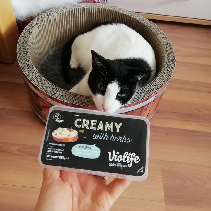 photo of Violife Creamy with Herbs shared by @mareikeks on  06 Jun 2021 - review