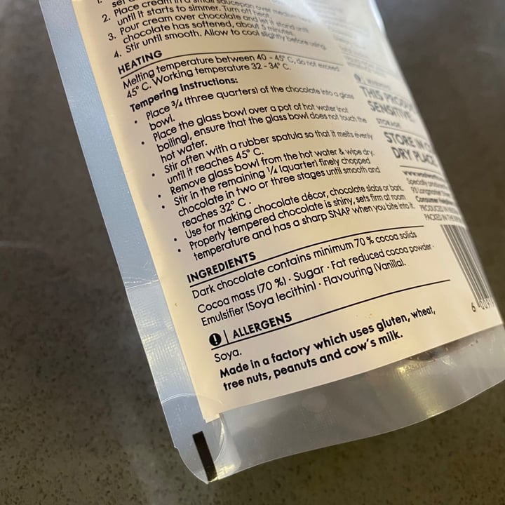 review photo of Woolworths Food 70% cocao dark chocolate drops shared by @ilizemarais on 01 Jul 2021 - review
