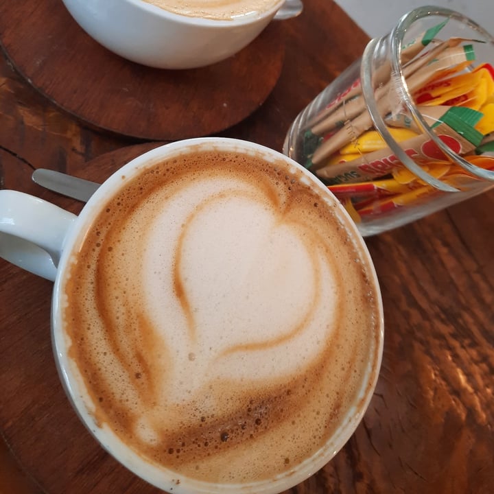 photo of Dolce Bakery Cappuccino shared by @lisavermeulen1206 on  04 Aug 2021 - review