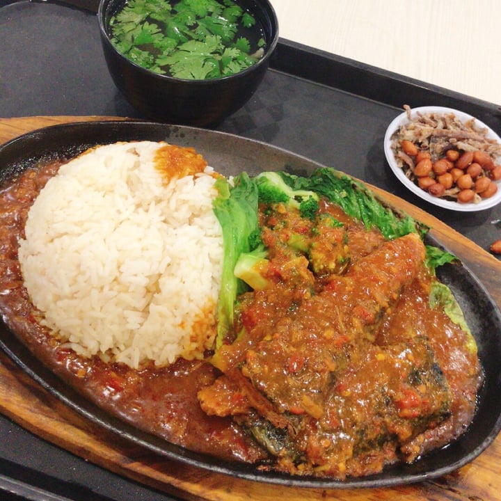 photo of T-Vege Hotplate Sambal Fish shared by @jiehyitan on  20 Aug 2020 - review