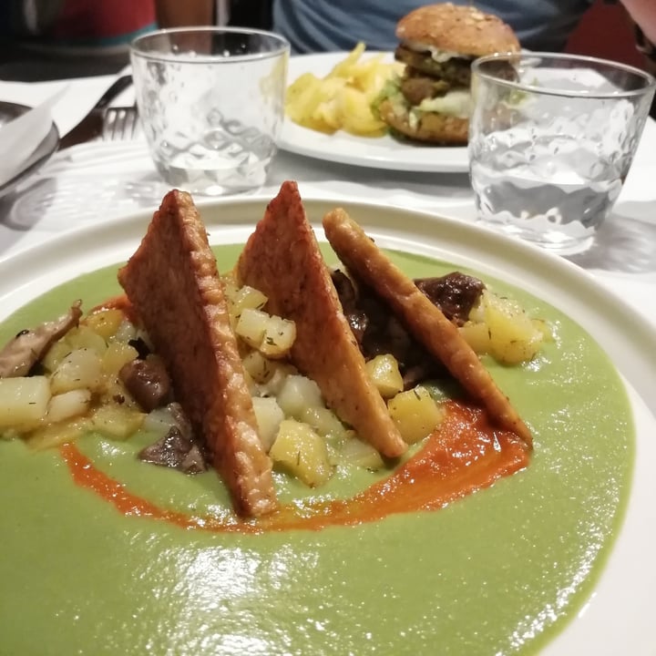 review photo of La Colubrina Mezzelune di Tempeh rosolato, ragù di pomodorini e cremina di piselli shared by @mimma on 11 Sep 2022 - review