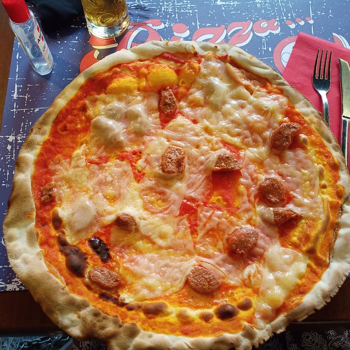 photo of Pizza Ok 2 Vegan Pizza With Würstel shared by @lorenzoxzero on  03 Aug 2021 - review