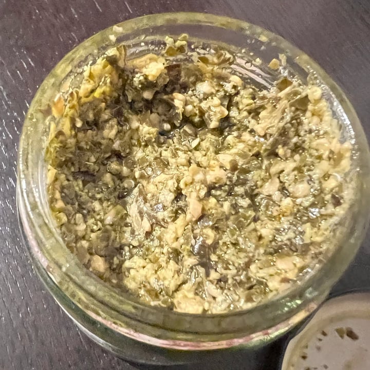 review photo of Woolworths Food Basil pesto shared by @ronirios on 10 Nov 2022 - review