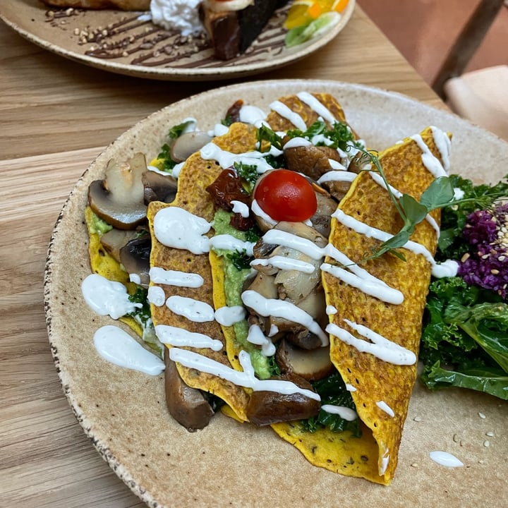 review photo of Sweet Rawmance Savoury Crêpes shared by @coraleeats on 15 Jan 2023 - review