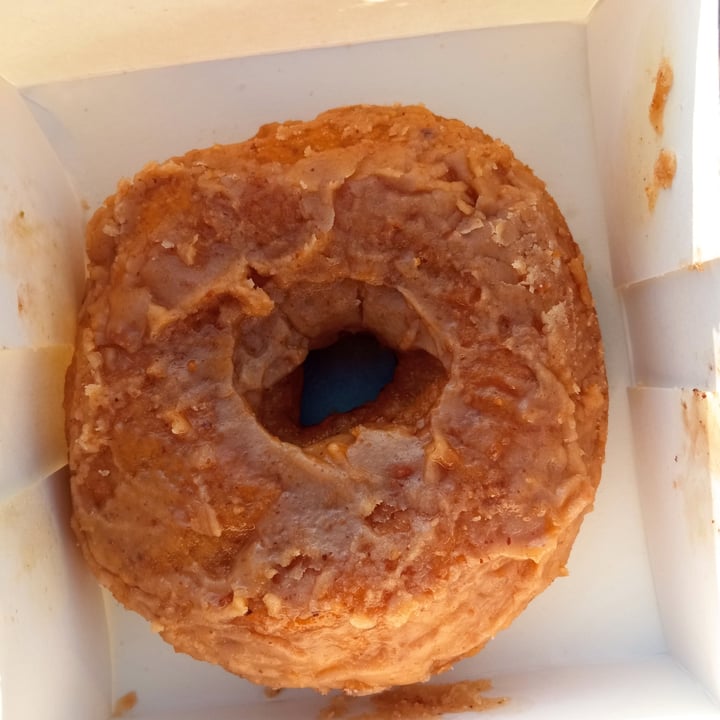 photo of DUH! Vegan Donuts Peanut Butter Donut shared by @rosaliab on  10 Aug 2022 - review