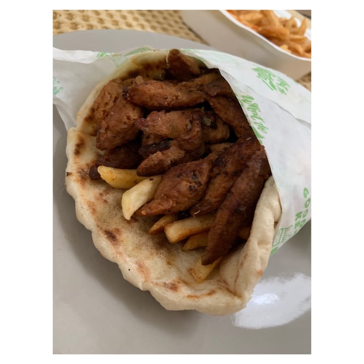 photo of What The Pitta Battersea (Perm Closed) Vegan Gyros shared by @lavievegetale on  28 May 2021 - review