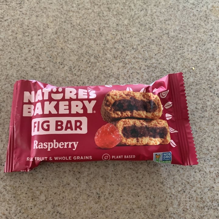 review photo of Nature's Bakery Fig Bar Raspberry shared by @lnovack on 30 Jun 2020 - review