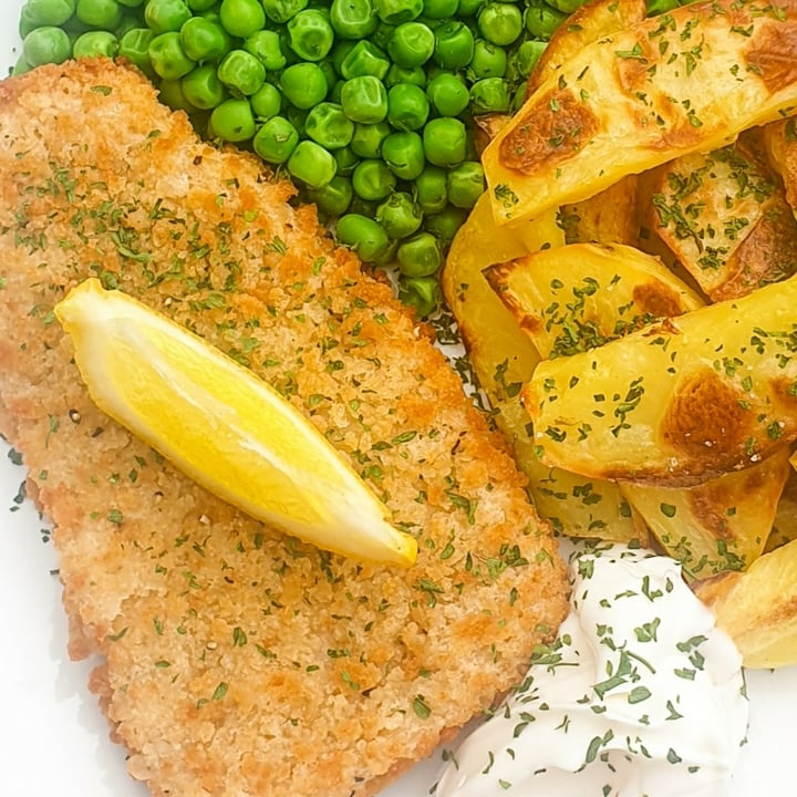 photo of Quorn 2 Battered Fish Free Fillets shared by @emmasherman on  22 Apr 2020 - review