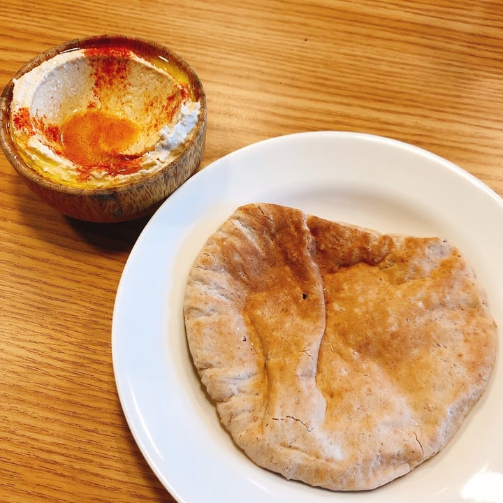 photo of Pita Bakery Pita Bread, Hummus and Tahini shared by @dengzhouyan on  28 Feb 2021 - review