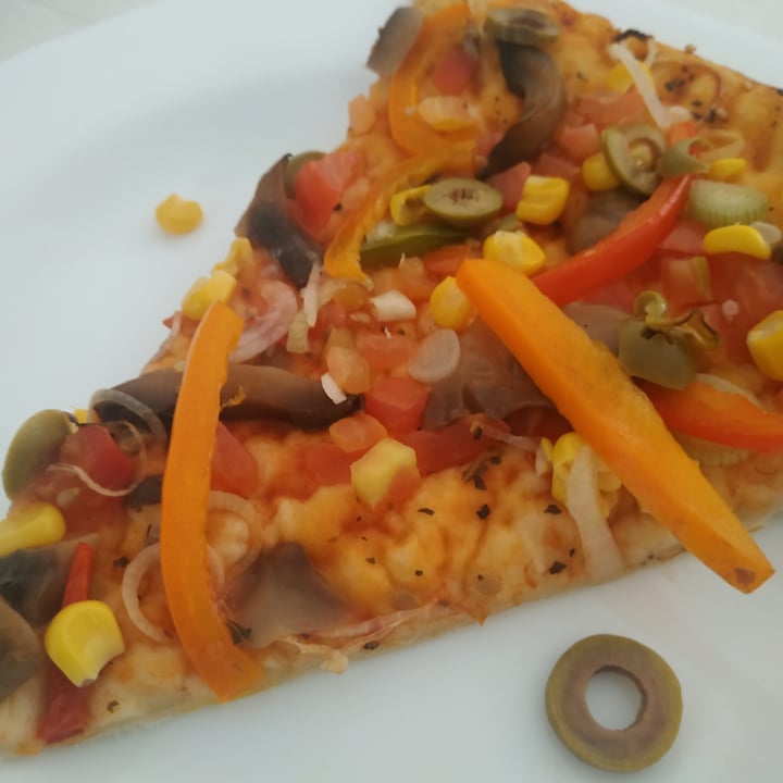 photo of Pizzadero Pizza Vegetariana Sin Queso Se Convierte En Vegana shared by @dulasnavvegan on  05 Jan 2022 - review