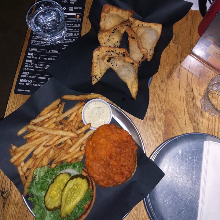 review photo of Bar Vegandale Crispy chicken buffalo style shared by @jouxjou on 16 Apr 2020 - review