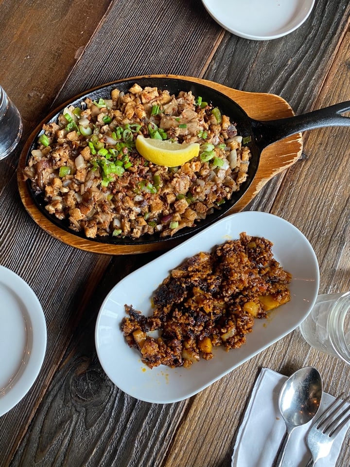 photo of Nick's on Grand Sizzling Sisig shared by @saladwulf on  29 Dec 2019 - review