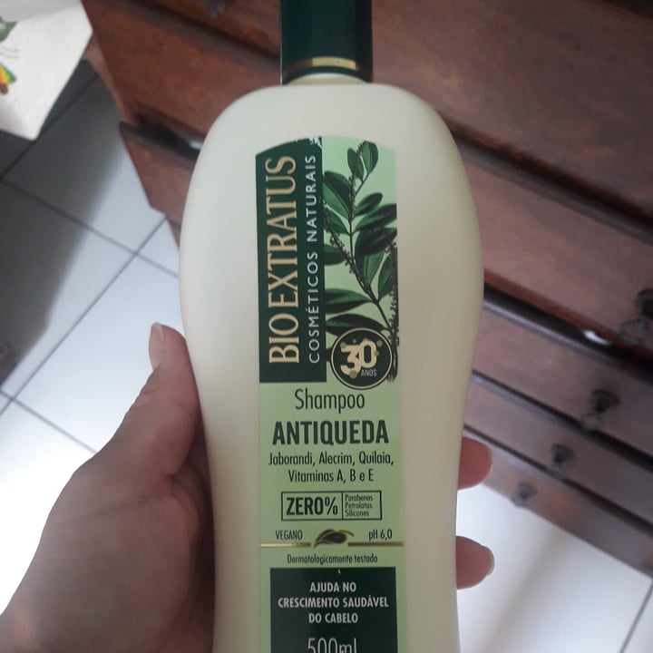 photo of Bioextratus shampoo antiqueda shared by @fernandabrodrigues39 on  25 Jun 2022 - review
