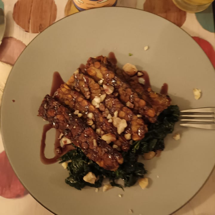 review photo of Indigeno Roma tempeh di fagiolo verdolino con cavolo nero, castagne e riduzione di vino rosso shared by @indigeni on 30 Dec 2022 - review