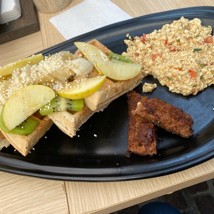 photo of Buena Vida - Plant Based Bar Desayuno Beyond shared by @cecimvm on  06 Dec 2021 - review