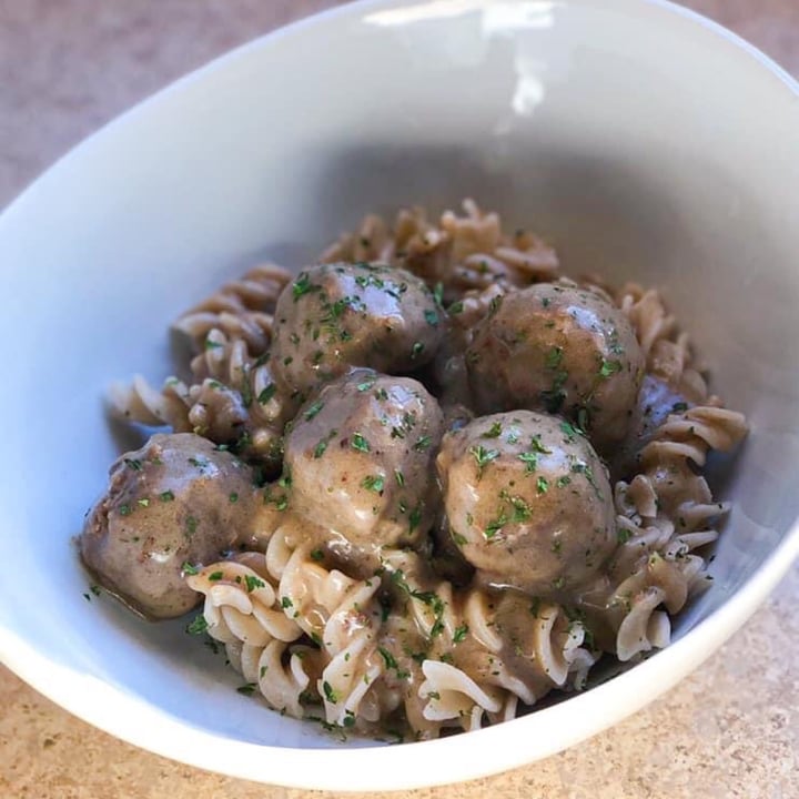 photo of Gardein Classic Meatless Meatballs shared by @carlacookingvegan on  09 Nov 2020 - review