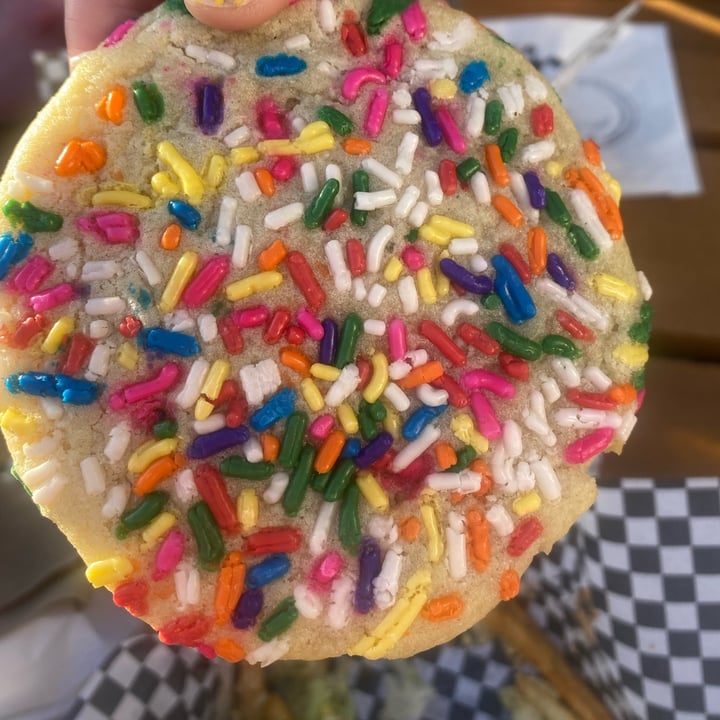 photo of Francis Rainbow Sprinkle Cookie shared by @hnmk on  03 May 2022 - review
