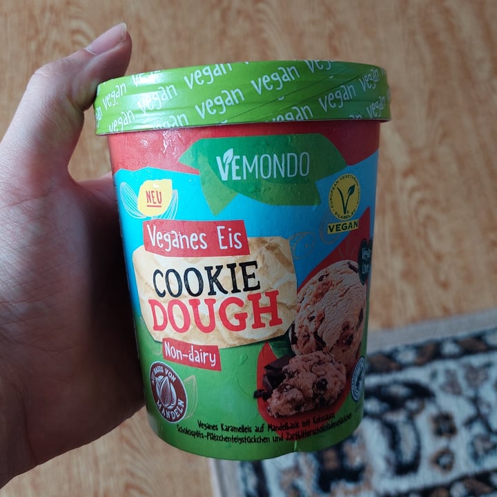 photo of Vemondo Veganes Eis Cookie Dough shared by @kaikaikai on  13 Aug 2021 - review