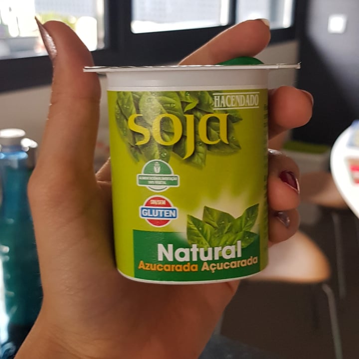 photo of Hacendado Yogurt de Soja Natural Azucarado shared by @safariveg on  07 Feb 2021 - review