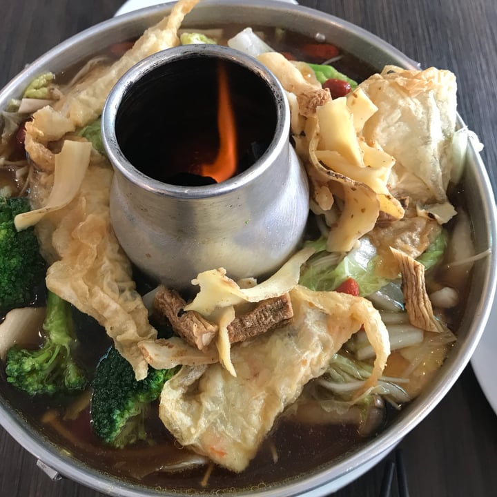 review photo of New Fut Kai Vegetarian Restaurant Herbal Mushroom Steamboat shared by @sweetveganneko on 02 May 2018 - review
