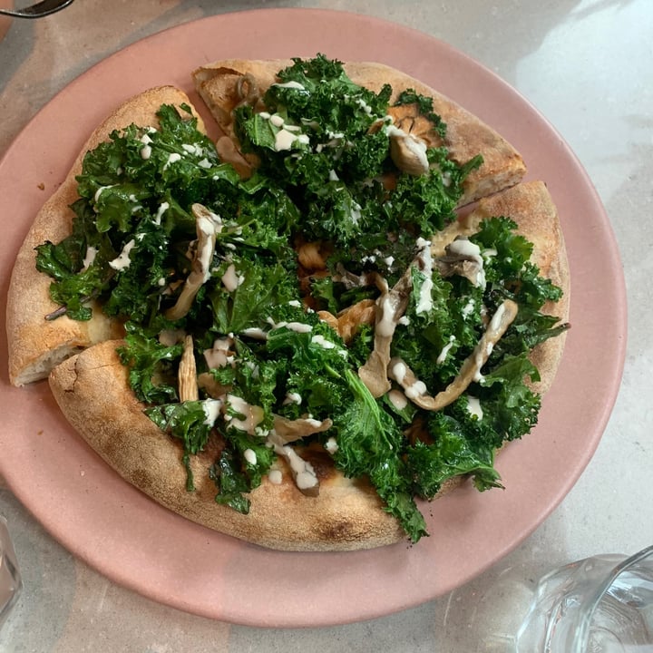 photo of Mudrá Pizza De Gírgolas shared by @ariagosti on  30 May 2021 - review