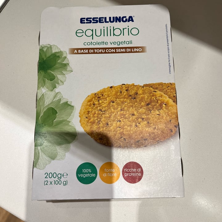 photo of Esselunga equilibrio Cotolette Vegetali A Base Di Tofu Con Semi Di Lino shared by @isarab on  23 Oct 2022 - review