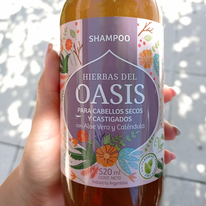 photo of Hierbas del Oasis Shampoo para Cabello Secos y Castigados shared by @camihernandez on  13 Dec 2021 - review