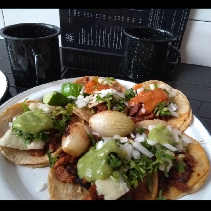 photo of Por siempre vegana 2 Tacos al Pastor (Órden de 5) shared by @veganaana on  16 Jan 2021 - review